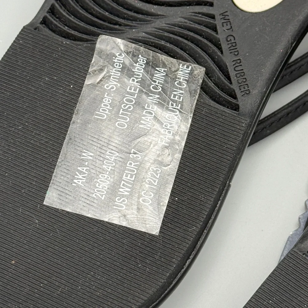 NWT OluKai ‘aka Sandals, in Black - Picture 14 of 14